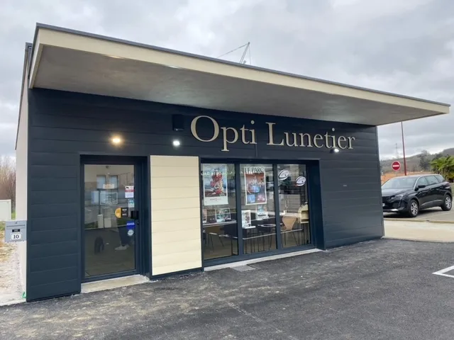 Installation de spots luminaires extérieurs pour un magasin professionnel à Valence, Valence, Max Elec