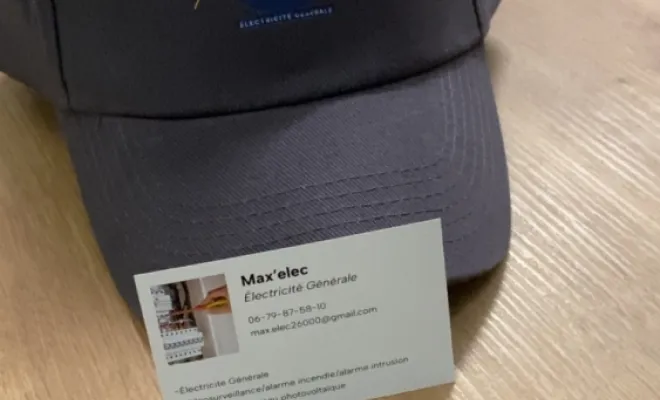 Découvrez les nouvelles cartes de visites et casquettes votre électricien à Valence, Valence, Max Elec