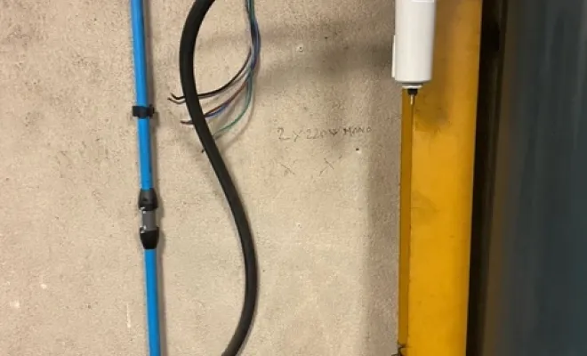 Remplacement d'une armoire de distribution électrique murale pour professionnel à Valence, Valence, Max Elec